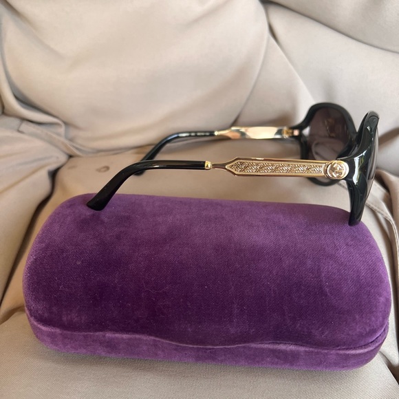 GUCCI OVERSIZED SUNGLASSES - Picture 11 of 15